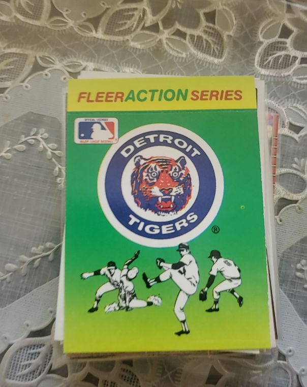 1990 Fleer Action Series #NNO Detroit Tigers Team Sticker — front