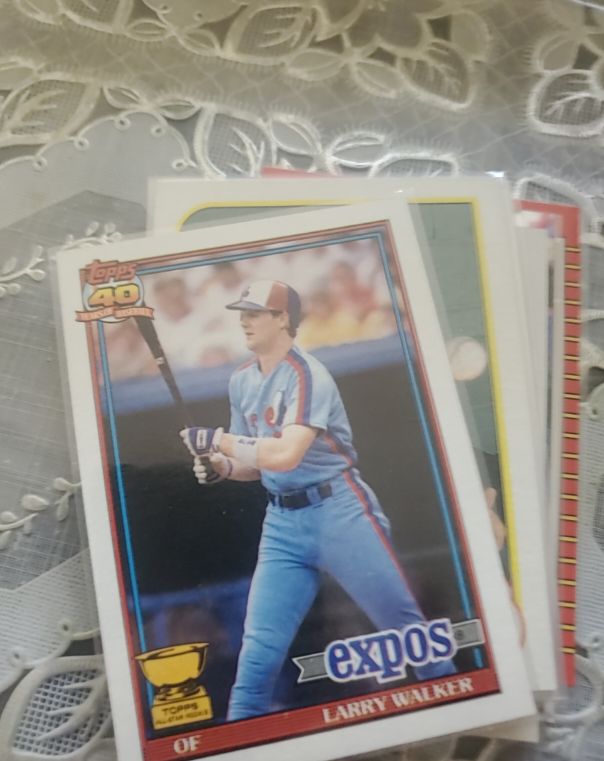 1991 Topps #339 Larry Walker — front