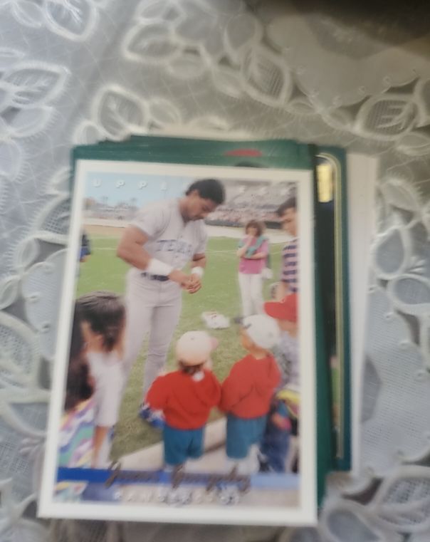 1993 Upper Deck #755 Juan González — front