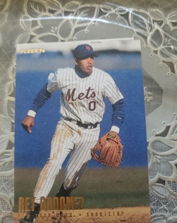 1996 Fleer Update #U160 Rey Ordonez — front