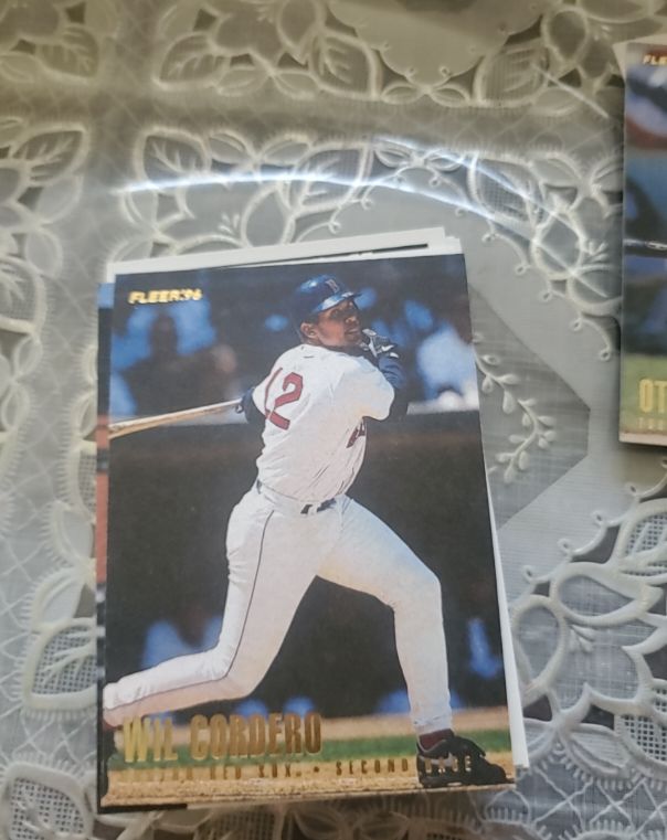 1994 Fleer #12 Wil Cordero — front
