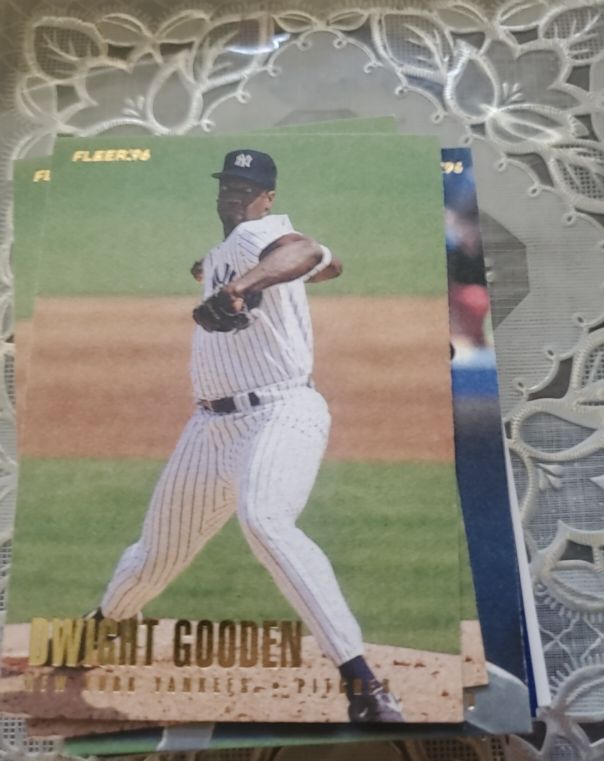 1997 Fleer #166 Dwight Gooden — front