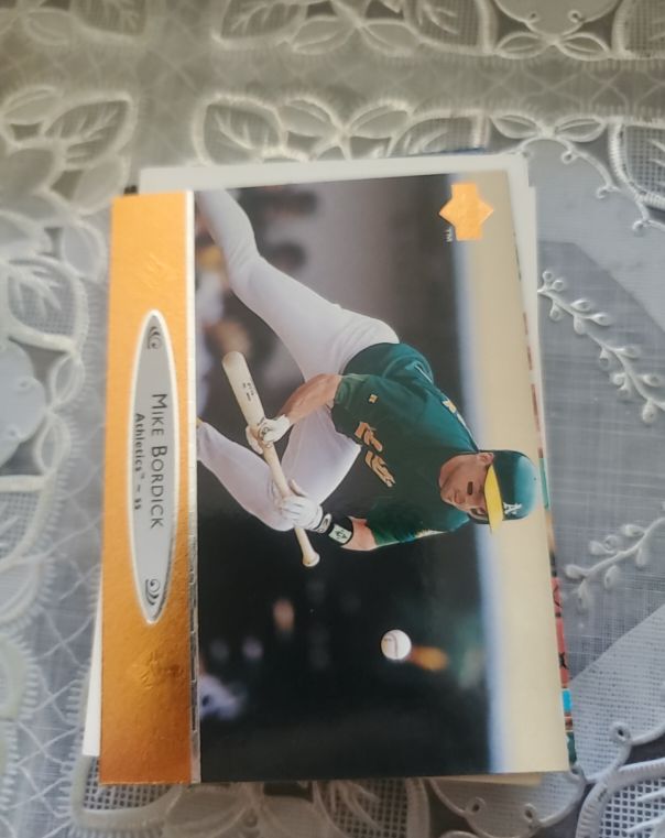 1996 Upper Deck #166 Mike Bordick Oakland Athletics — front