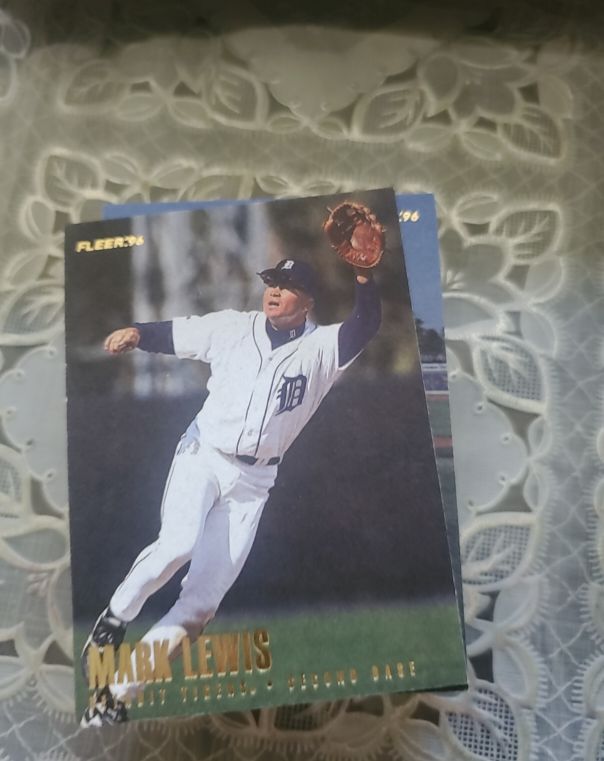 1996 Fleer Update #U34 Mark Lewis — front