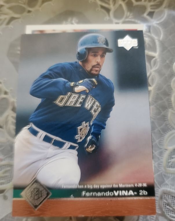 1997 Upper Deck #98 Fernando Vina — front