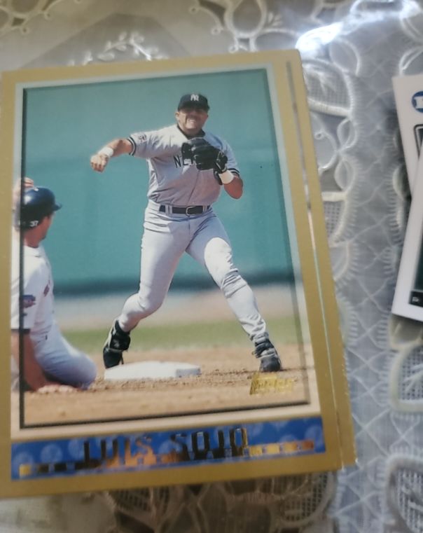 1998 Topps #196 Luis Sojo — front