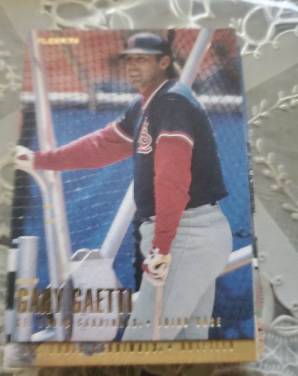 1996 Fleer Update #U188 Gary Gaetti — front