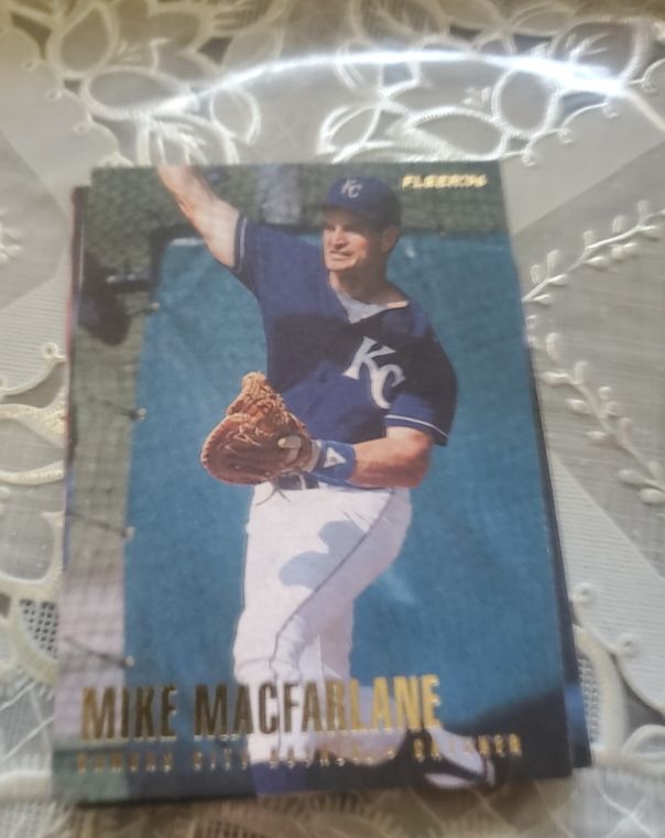 1997 Fleer #116 Mike Macfarlane — front