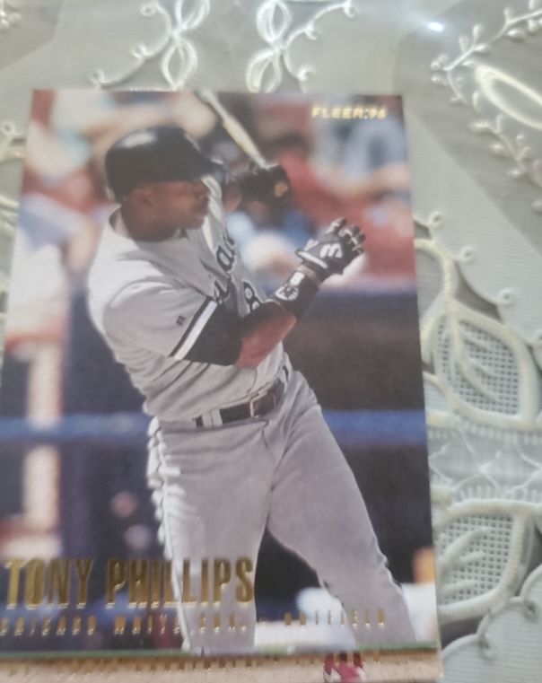 1996 Fleer Update #U26 Tony Phillips — front