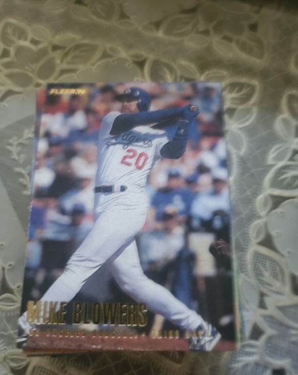 1996 Fleer Update #U141 Mike Blowers — front
