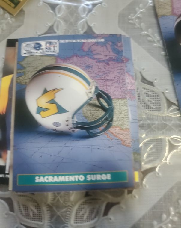 1991 Pro Set World League #18 Sacramento Surge Helmet Card — front