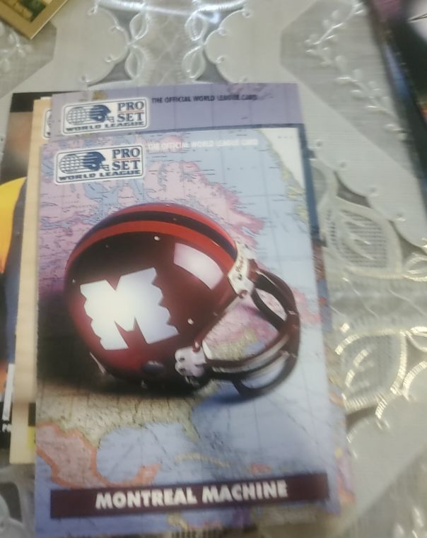 1991 Pro Set WLAF #14 Montreal Machine Helmet — front