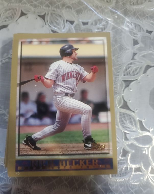 1998 Topps #82 Rich Becker — front