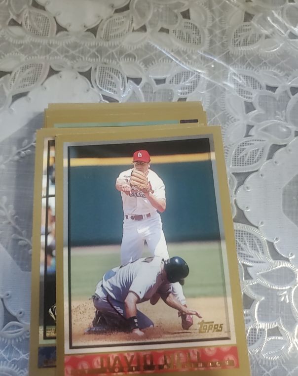 1998 Topps #183 Javy Lopez — front