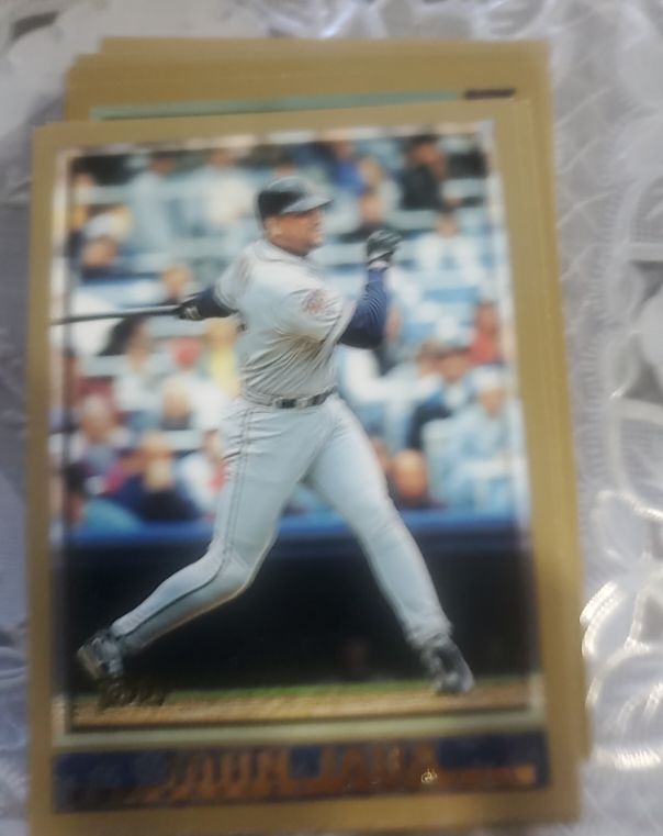 1998 Topps #32 John Jaha — front