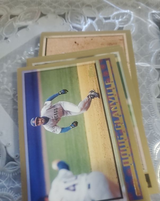 1997 Topps #37 Doug Glanville — front