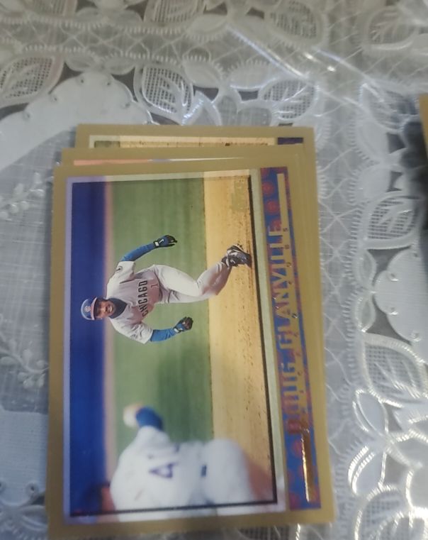 1992 Topps #196 Ozzie Guillen — front