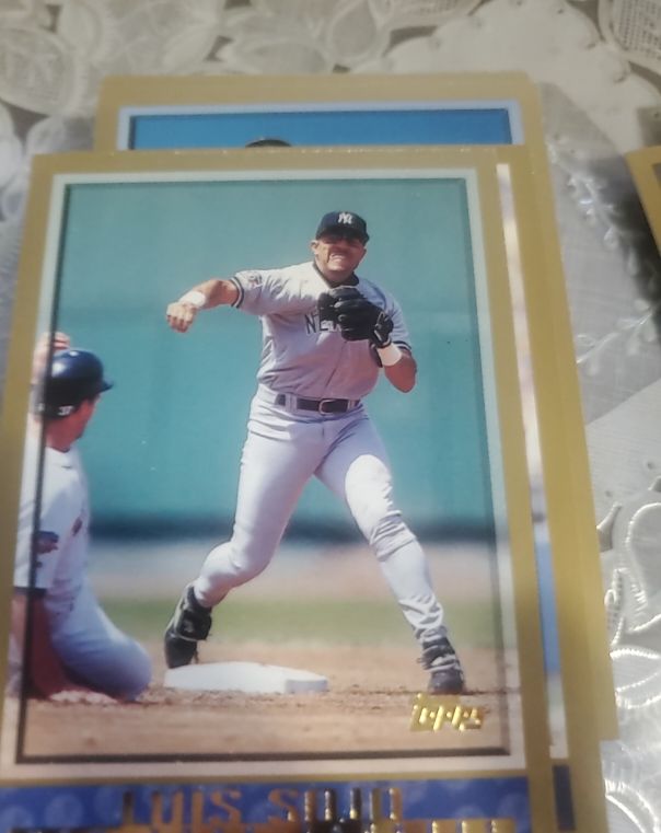 1998 Topps #196 Luis Sojo — front