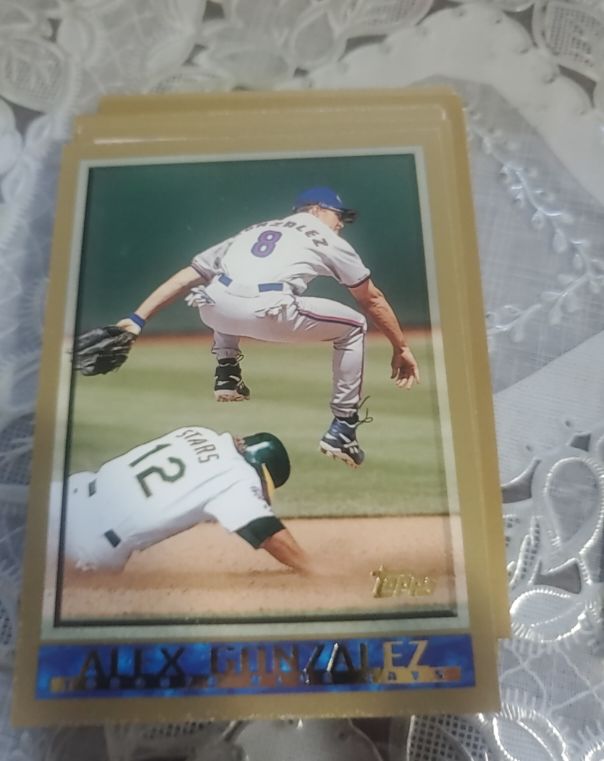 1998 Topps #109 Alex Gonzalez — front