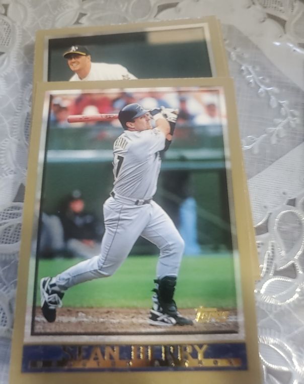 1998 Topps #137 Sean Berry — front