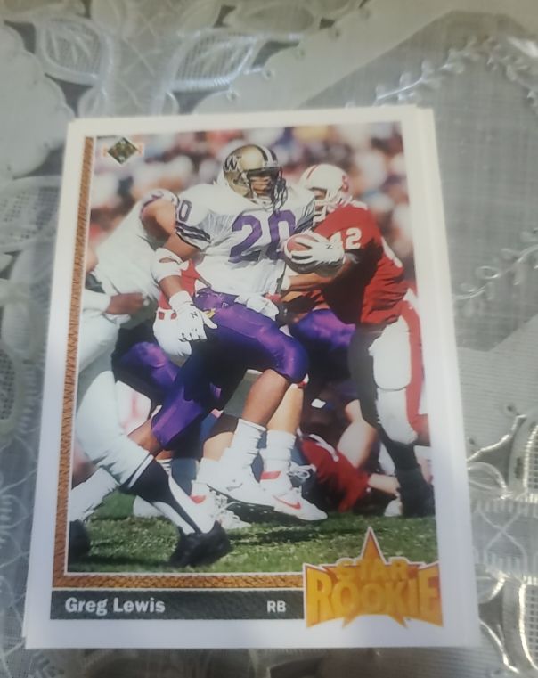 1991 Upper Deck #22 Greg Lewis — front