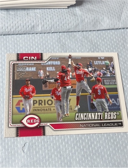 2026 Topps #488 Cincinnati Reds Team Card — front