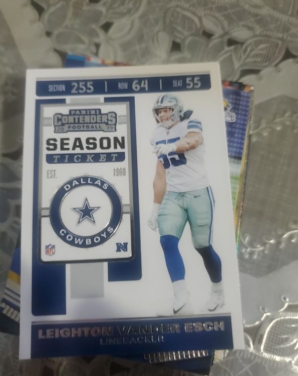 2019 Panini Contenders Season Ticket #56 Leighton Vander Esch — front