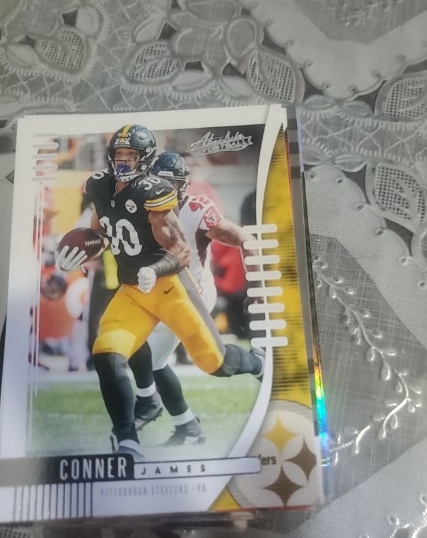 2019 Panini Absolute #17 James Conner — front