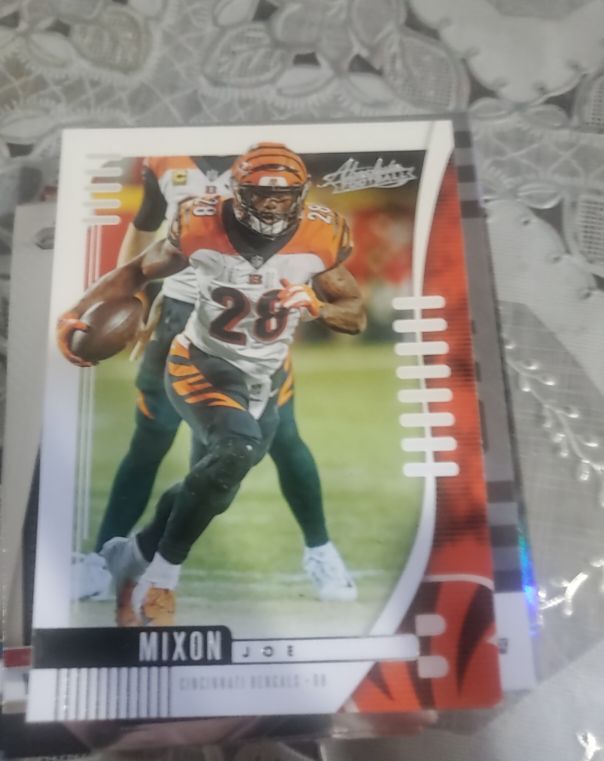 2019 Panini Absolute Football #24 Joe Mixon — front