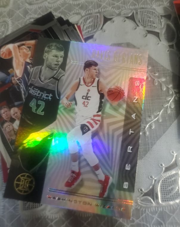 2019-20 Panini Illusions #113 Davis Bertans — front