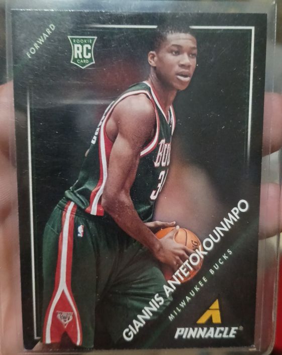 2013-14 Panini Pinnacle #5 Giannis Antetokounmpo Rookie Card — front