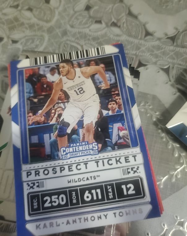 2020 Panini Contenders Draft Picks #36 Karl-Anthony Towns — front