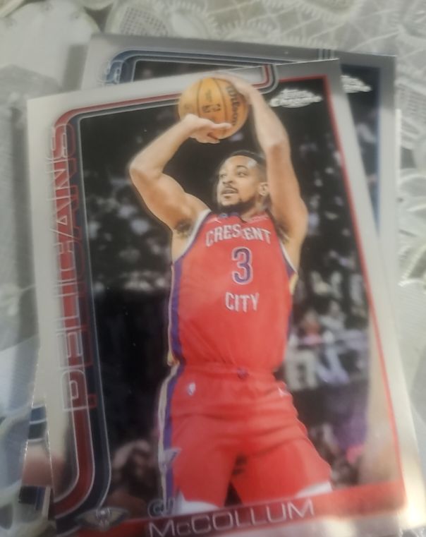 2025-26 Topps Chrome #136 CJ McCollum — front