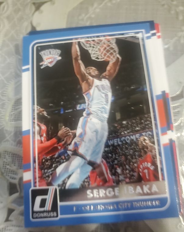 2015-16 Panini Donruss #11 Serge Ibaka — front