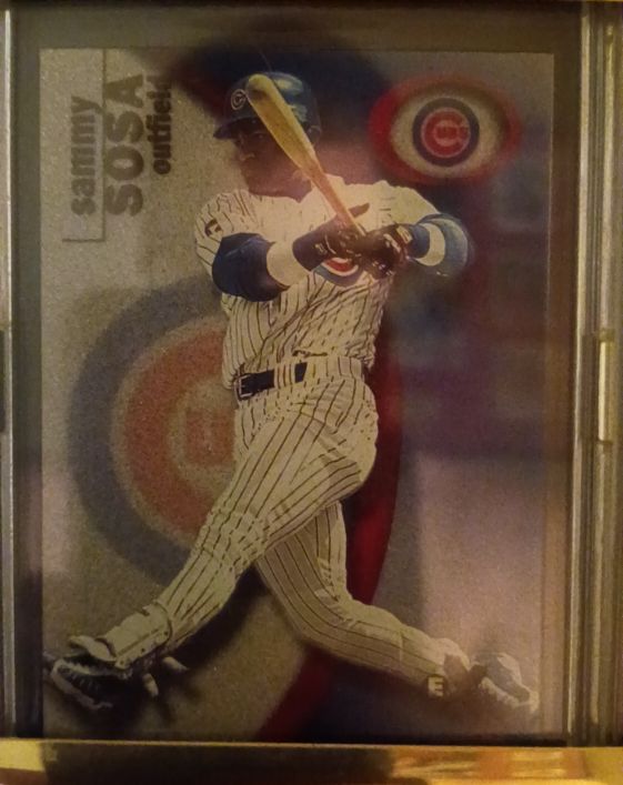 2001 Fleer E-X #20 Sammy Sosa — front