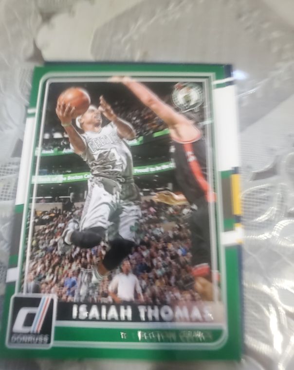 2015-16 Donruss #58 Isaiah Thomas Boston Celtics — front