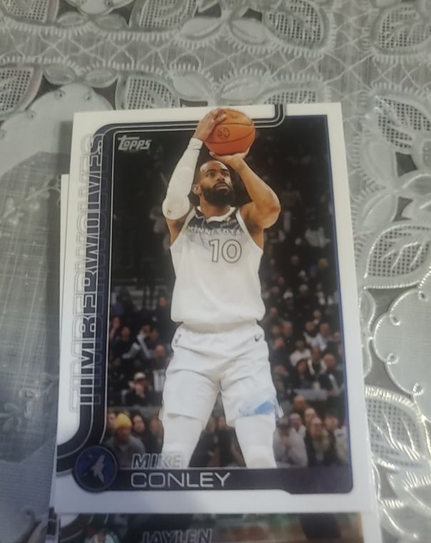 2025 Topps Basketball #112 Mike Conley — front