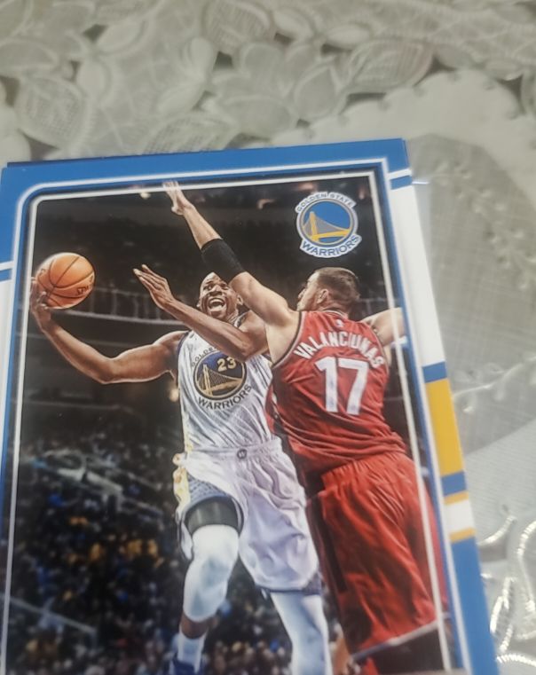 2023-24 Panini NBA Hoops #5 Andrew Wiggins — front
