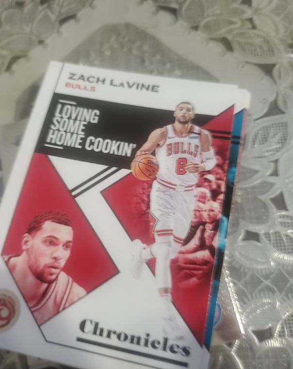 2019-20 Panini Chronicles #43 Zach LaVine Chicago Bulls — front