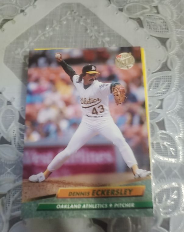 1992 Fleer Ultra #421 Dennis Eckersley — front