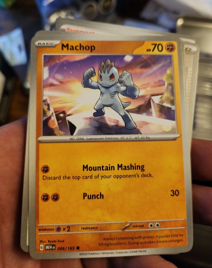 2023 Pokémon Scarlet & Violet 151 #066 Machop — front