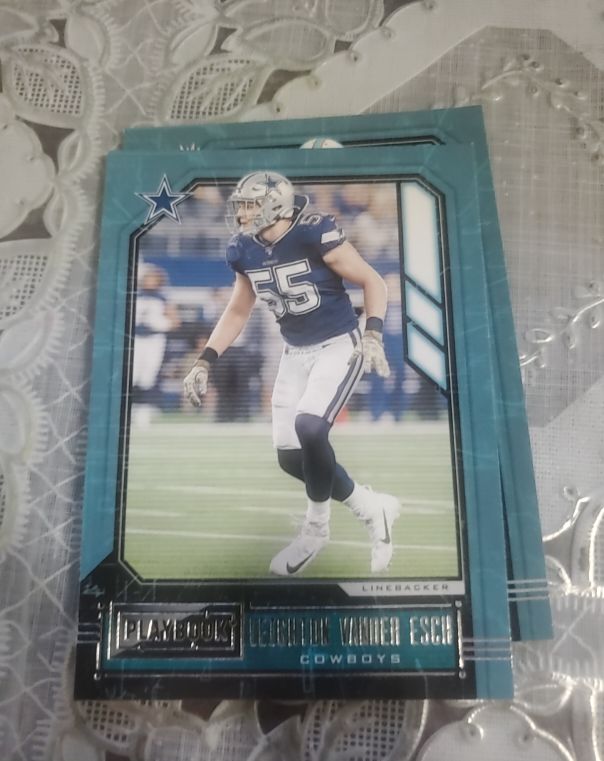 2020 Panini Playbook #51 Leighton Vander Esch — front
