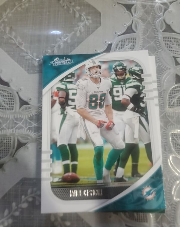 2020 Panini Absolute #14 Mike Gesicki — front