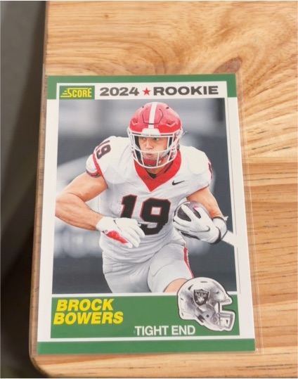 2024 Score #10 Brock Bowers Rookie — front