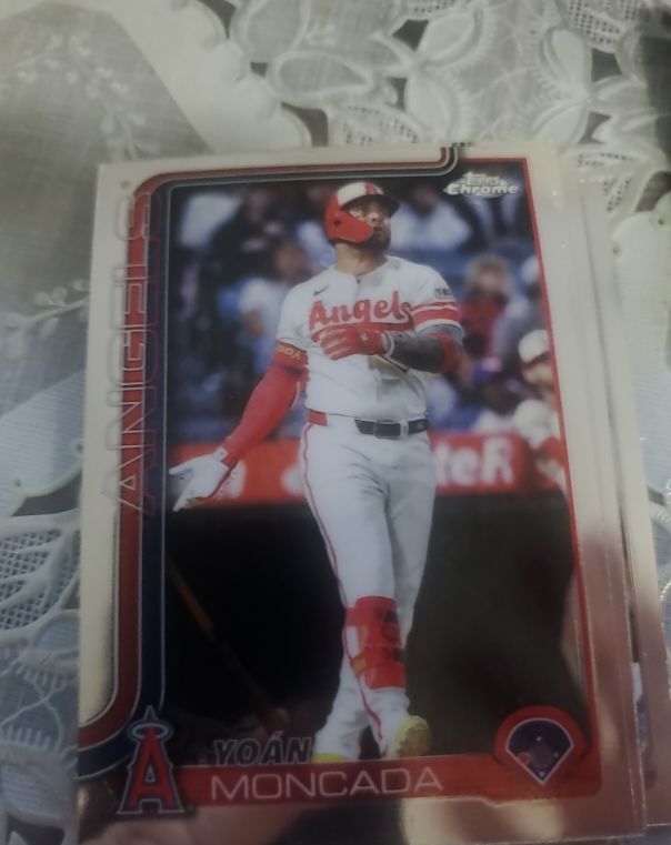 2025 Topps Chrome Update #USC22 Yoán Moncada — front