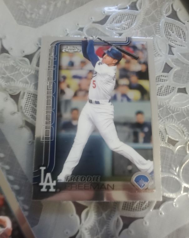 2025 Topps Chrome #23 Freddie Freeman — front