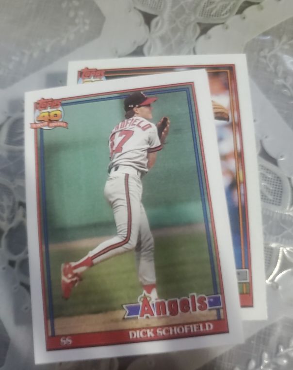 1991 Topps #736 Dick Schofield — front