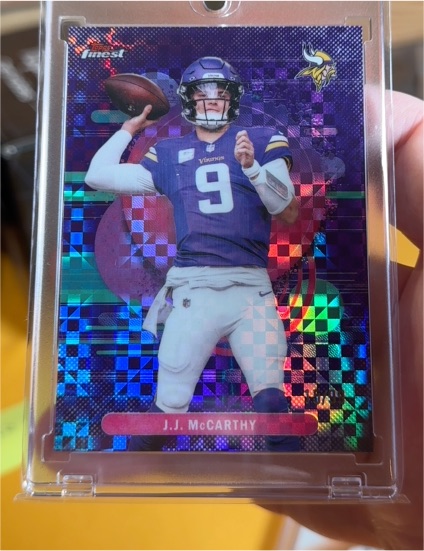 2025 Topps Finest #141 J.J. McCarthy — front