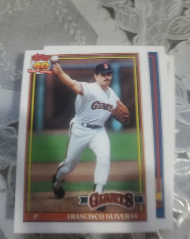 1991 Topps #52 Francisco Oliveras — front