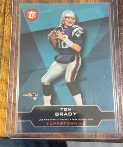 2011 Topps Toppstown #TT-7 Tom Brady — front